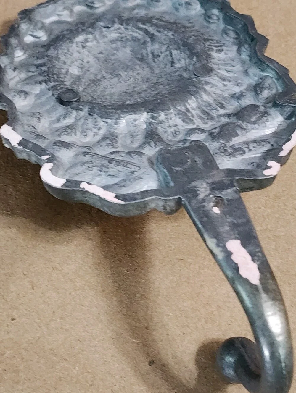 Vintage Flower Single Hook Sunflower Set 2 Towel Robe Cast Aluminum Lightweight